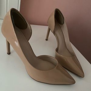 Nude pointy heels